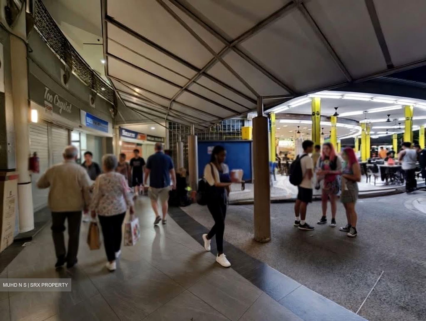 Elias Mall (D18), Retail #560992071